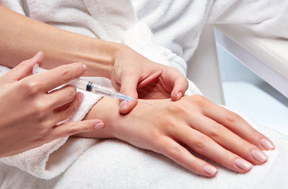 Why Women Should Use Dermal Fillers For Their Hands